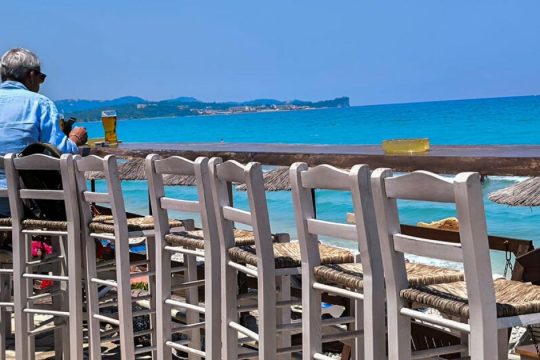 Ακρίβεια και… καύσιμα πιέζουν την κατανάλωση σε χώρους εστίασης